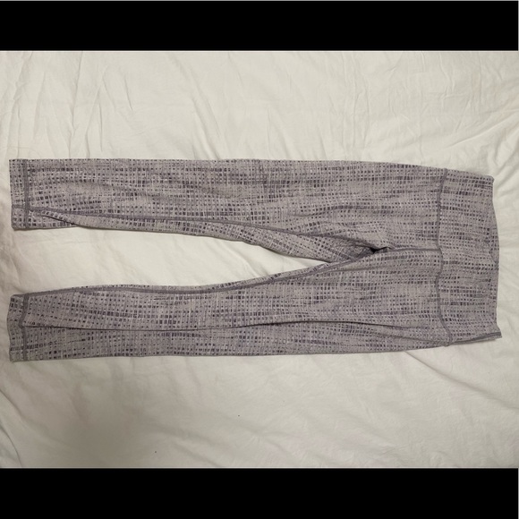 Lululemon Wunder Under Leggings - Picture 2 of 3